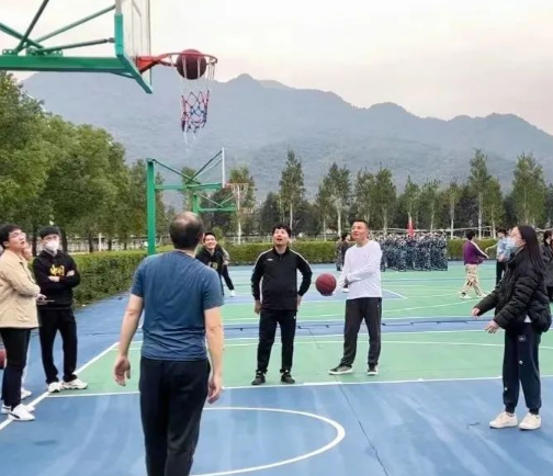 教职工趣味运动会，不一样的“反差萌”！