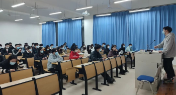 学生党员“1+3”就业帮扶在行动