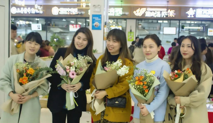 春暖花开，诗情“花艺”丨她们这样庆祝国际劳动妇女节