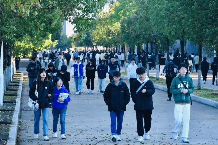 来吖来吖，在阳光灿烂的这“理”遇到你~