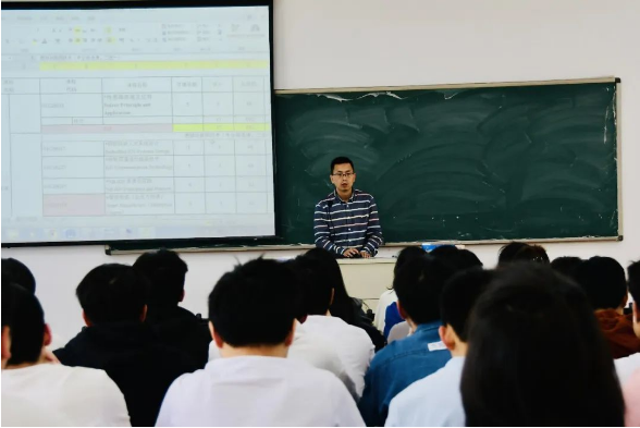 计信学院2020级本科生专业方向分流宣讲动员会顺利开展