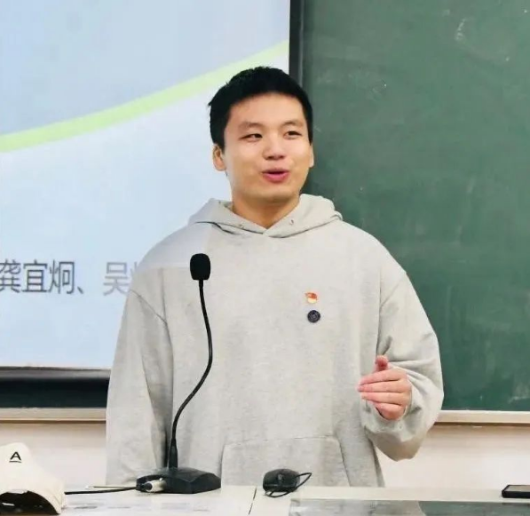 「十步芳草」国家奖学金获得者金潜、叶晓辉：自强不息，筑梦青春