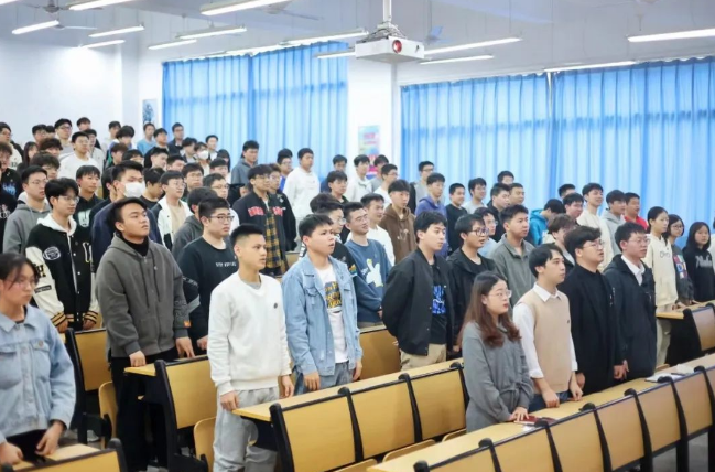 计算与信息科学学院2023年强班工程“四长计划”培训班正式开班