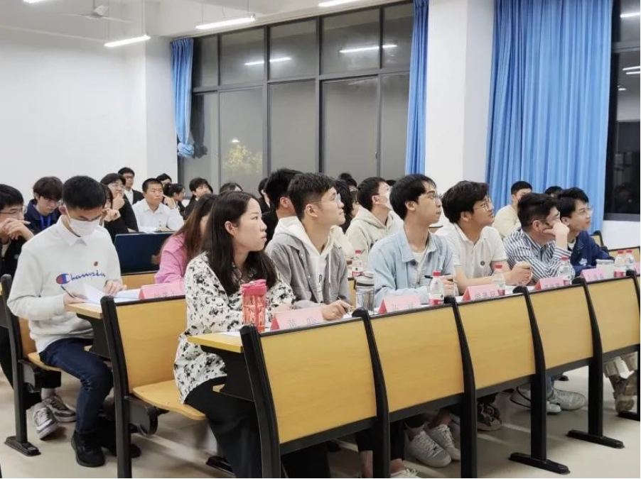 奋楫争先，笃行致远|计算与信息科学学院成功举行2022年度“五四红旗团支部”“先进班集体”“优良学风班”评选答辩会