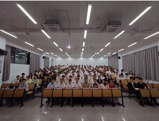 展青春风采，树优秀榜样：2024-2025学年电子工程学院国家奖学金答辩评审会顺利开展