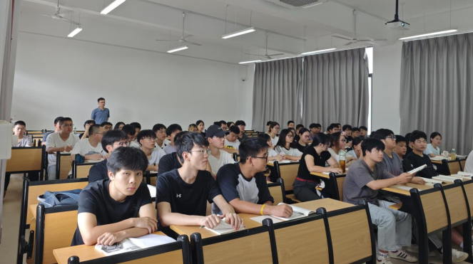 开学首日|学院开展巡课听课，检查教学工作